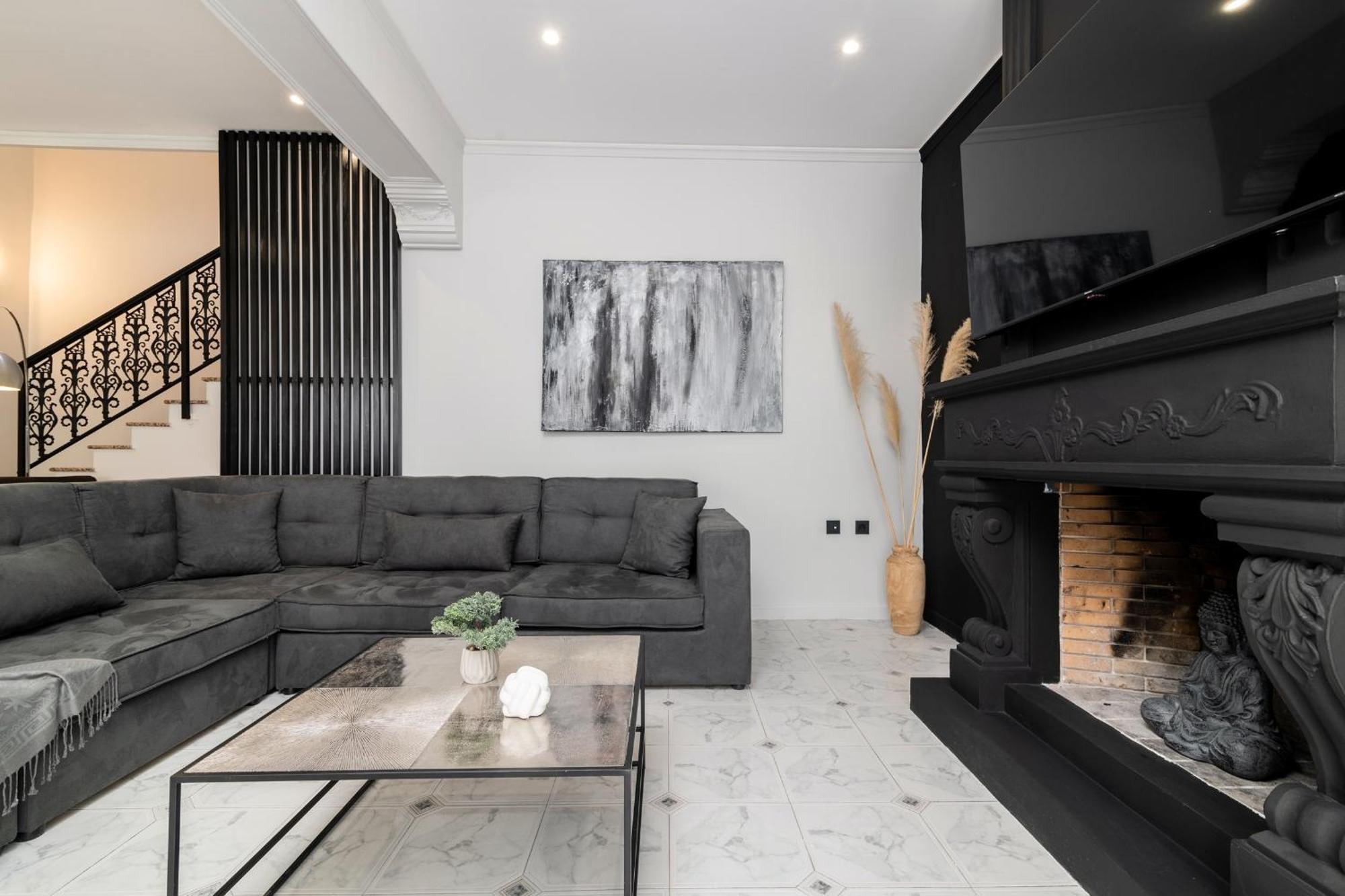 Merlis Villa *